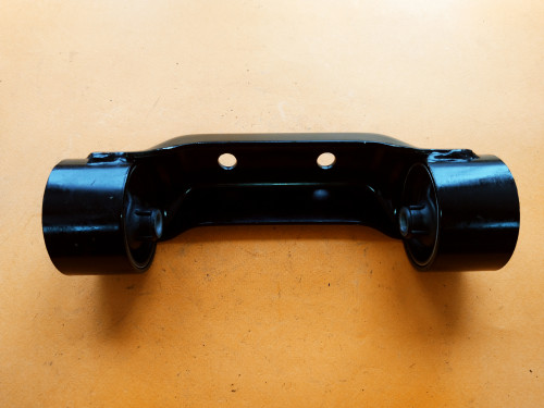 Подушка двигателя задняя MITSUBISHI PAJERO IO R8MR319774