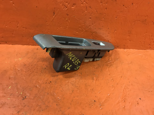 Кнопка стеклоподъемника задняя левая TOYOTA HARRIER *U3*