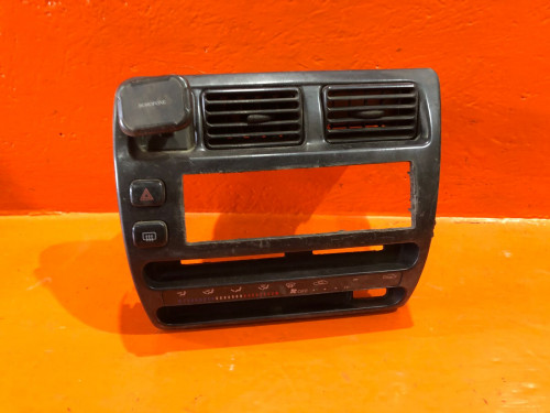 Рамка магнитофона TOYOTA COROLLA *E10* 55405-12480