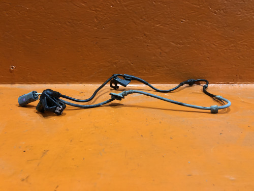 Датчик ABS передний правый MAZDA 323 1998-2002 B25D-43-70XG