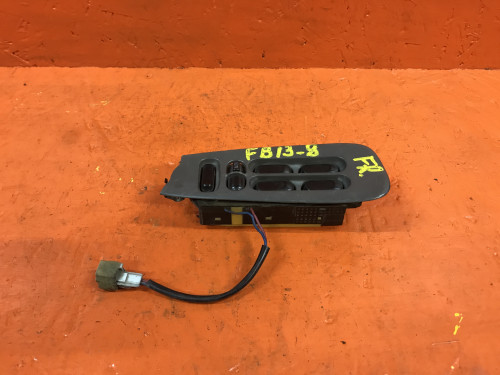 Кнопка стеклоподъемника передняя правая NISSAN SUNNY *B13