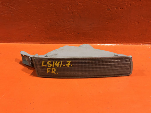 Поворотник бамперный правый TOYOTA CROWN *S14* 81510-39755