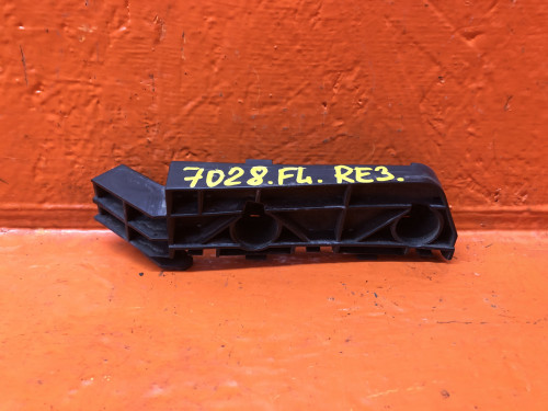 Клипса бампера переднего левая HONDA CR-V 2006-2012