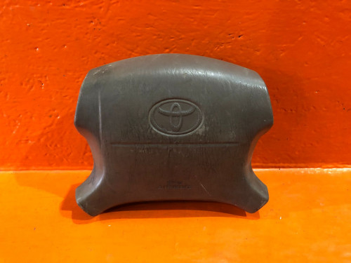 Подушка безопасности водительская TOYOTA COROLLA *E11* 45130-12810-B0