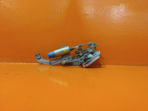 Замок двери передней левой TOYOTA CARINA *T17* 69320-20530