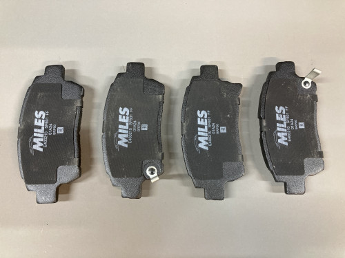 Колодки тормозные передние NISSAN MICRA (K12) 2002-2010 E400210