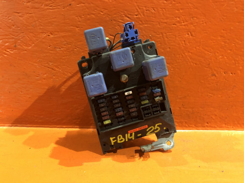 Блок предохранителей салонный NISSAN SUNNY *B14 243500M000