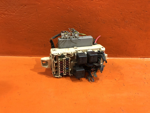 Блок предохранителей салонный MITSUBISHI DIAMANTE F3*/F4* MR228708