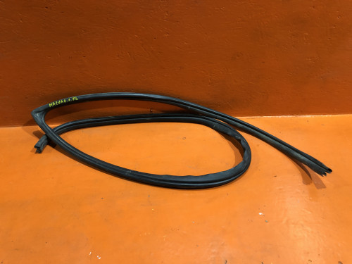 Уплотнитель двери передний левый MAZDA ATENZA GG3P|GGEP|GG3S|GGES|GY3W|GYEW GK2E-68-912