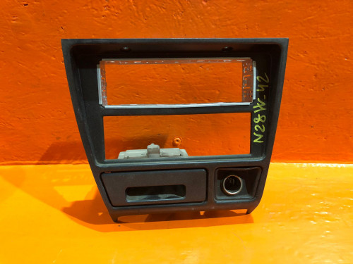 Рамка магнитофона MITSUBISHI CHARIOT N3*/N4* MB652466