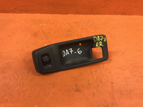 Кнопка стеклоподъемника задняя правая HONDA INTEGRA DA7/8/DB1