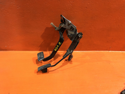 Педаль тормоза HONDA CR-V RD1/2 46500-S10-980