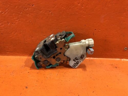 Замок двери передней правой NISSAN PRESAGE *U30 80502-AD200