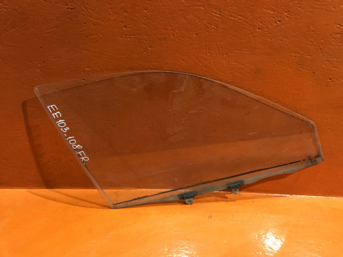 Стекло двери передней правой TOYOTA COROLLA *E10* 68101-12790