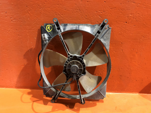 Диффузор радиатора двигателя TOYOTA CAMRY SV30 16711-74370