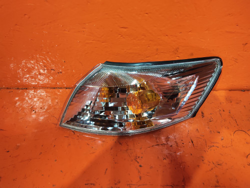 Габарит левый TOYOTA MARKII QUALIS NLC8253