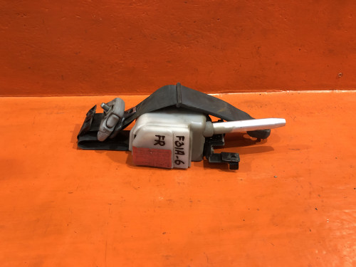Ремень безопасности передний правый MITSUBISHI DIAMANTE F3*/F4* MR739368