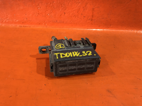 Блок предохранителей подкапотный SUZUKI ESCUDO TA01/11/31/51/TD01/11/31/51/61 3673060A20