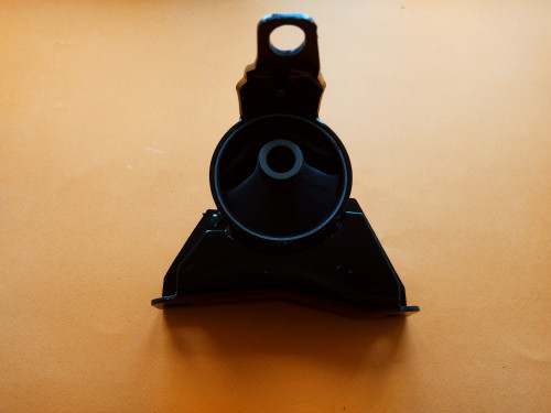 Подушка двигателя правая TOYOTA CARIB AE11* R81230515040
