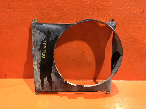 Диффузор радиатора двигателя SUZUKI ESCUDO TA01/11/31/51/TD01/11/31/51/61 1776156B00