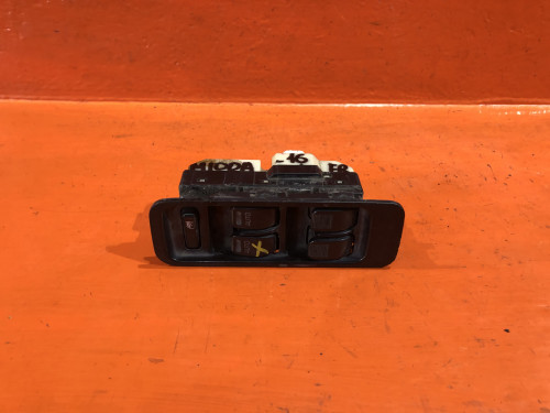 Блок управления стеклоподъемниками TOYOTA DUET 84820-97202-03