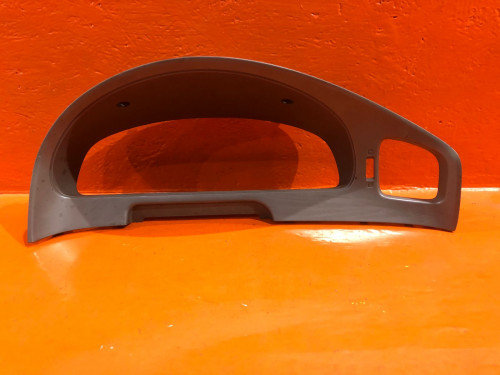 Консоль под щиток приборов NISSAN BASSARA U30 68240AD010