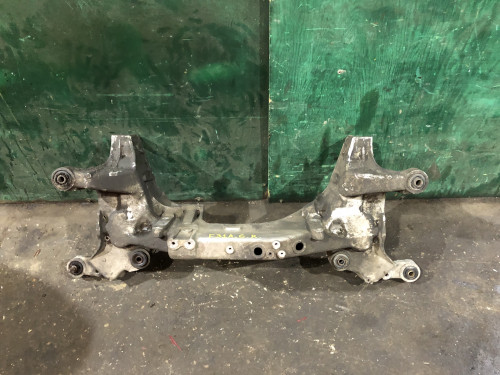 Балка передняя поперечная MITSUBISHI DIAMANTE F3*/F4* MB948441