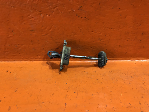 Ограничитель двери задней правой HONDA CIVIC EK* 72840-S04-003