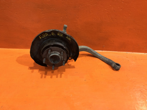 Ступица задняя правая MITSUBISHI DIAMANTE F3*/F4* MR102970