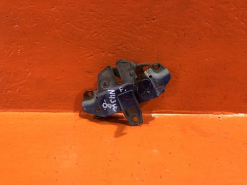 Замок капота MITSUBISHI CHARIOT N3*/N4* MB401670
