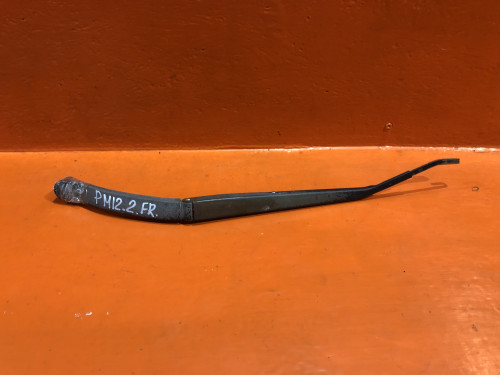 Поводок стеклоочистителя правый NISSAN LIBERTY *M12 28881WF100