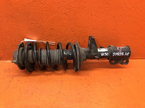 Стойка передняя правая NISSAN LARGO *W30