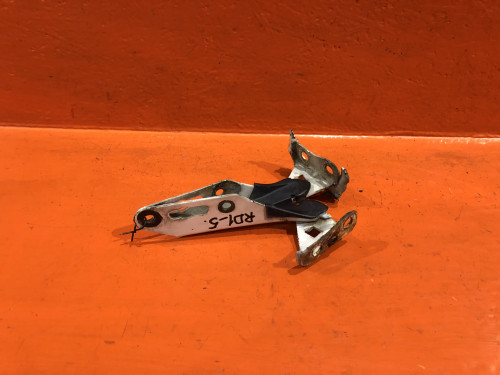 Петля капота правая HONDA CIVIC EK* 60120-ST0-000ZZ