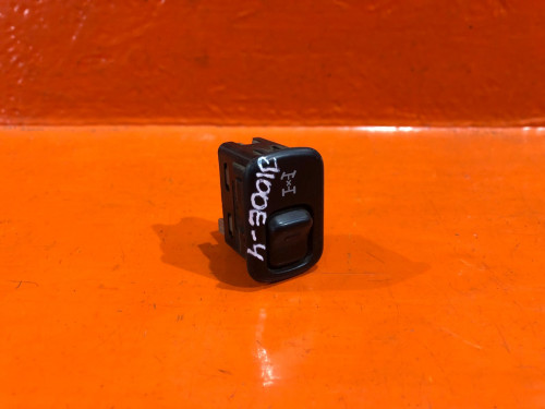 Кнопка включения 4WD TOYOTA CAMI 84220-87401