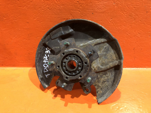 Ступица передняя правая SUZUKI ESCUDO TA01/11/31/51/TD01/11/31/51/61 4511160A00