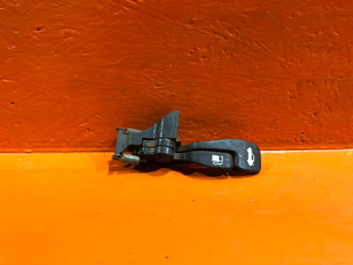 Ручка открывания бензобака TOYOTA CARINA *T19* 64606-20160