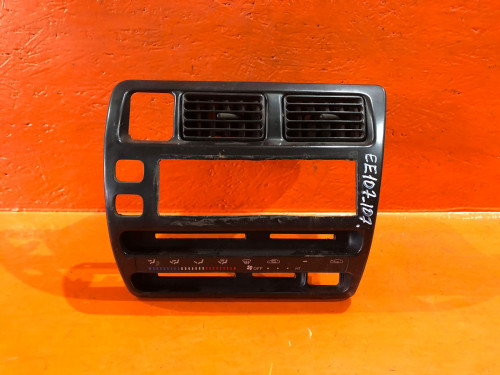 Рамка магнитофона TOYOTA COROLLA *E10* 55405-12480