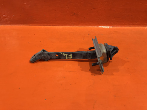 Ограничитель двери передней левой MAZDA MPV LW* LC6258270A