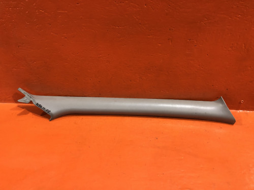 Накладка на стойку кузова правая NISSAN RNESSA 769115V000
