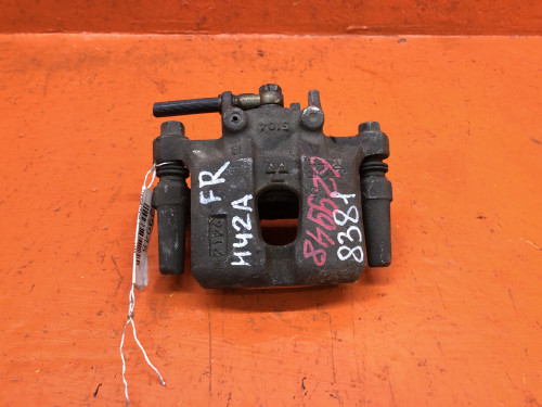 Суппорт тормозной передний правый MITSUBISHI TOPPO BJ H4*