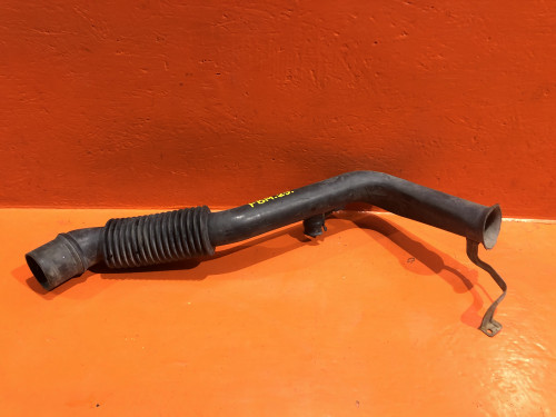 Воздухозаборник NISSAN PRESEA *R11 165540M301