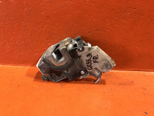 Замок двери передней правой NISSAN BLUEBIRD U14 80502-5P000