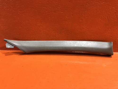 Накладка передней правой стойки кузова NISSAN AD Y11 76911WD000