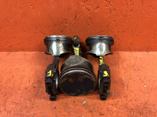 Поршень с шатуном TOYOTA CARINA *T17*