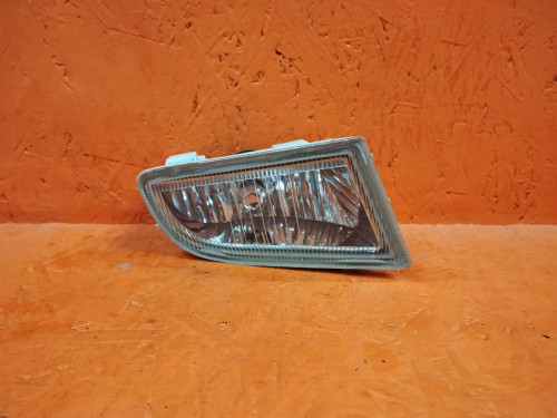 Туманка правая TOYOTA NADIA NLC1352