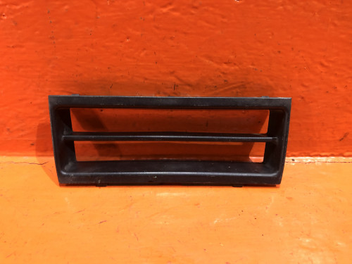 Консоль центральная SUZUKI ESCUDO TA01/11/31/51/TD01/11/31/51/61 7446160A105PK