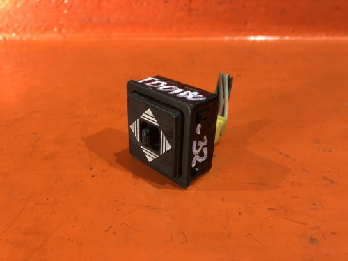 Блок управления зеркалами SUZUKI ESCUDO TA01/11/31/51/TD01/11/31/51/61 37950-60A00