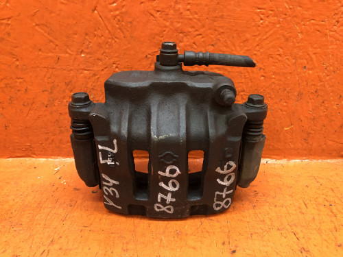 Суппорт тормозной передний левый NISSAN CEDRIC Y34