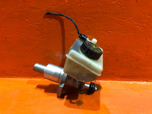 Главный тормозной цилиндр MERCEDES BENZ S-CLASS (W220) 1998-2005 A0054309101