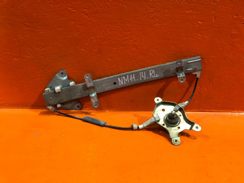 Стеклоподъемник задний левый NISSAN PRAIRIE (M11) 1988-1994 8270130R00